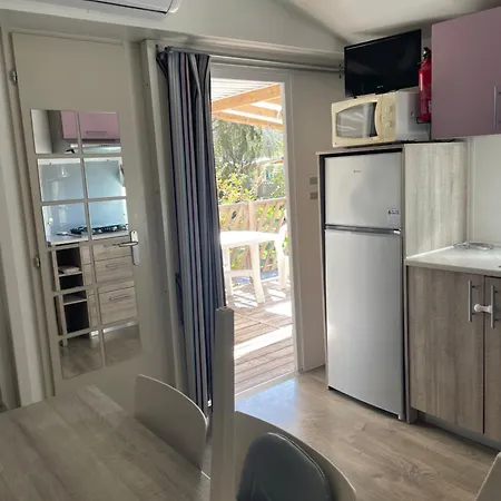 Mobil-home 3 Chambres, & Piscine, 4 Etoiles