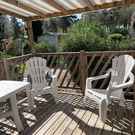 Mobil-home 3 Chambres, & Piscine, 4 Etoiles Campsite