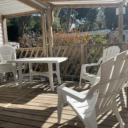 Mobil-home 3 Chambres, & Piscine, 4 Etoiles Campsite *