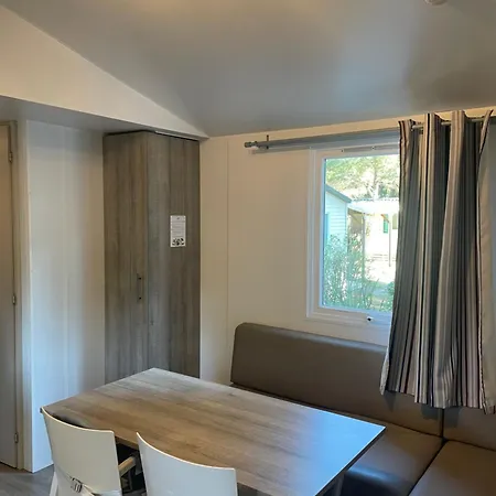 Campsite Mobil-home 3 Chambres, & Piscine, 4 Etoiles Torreilles